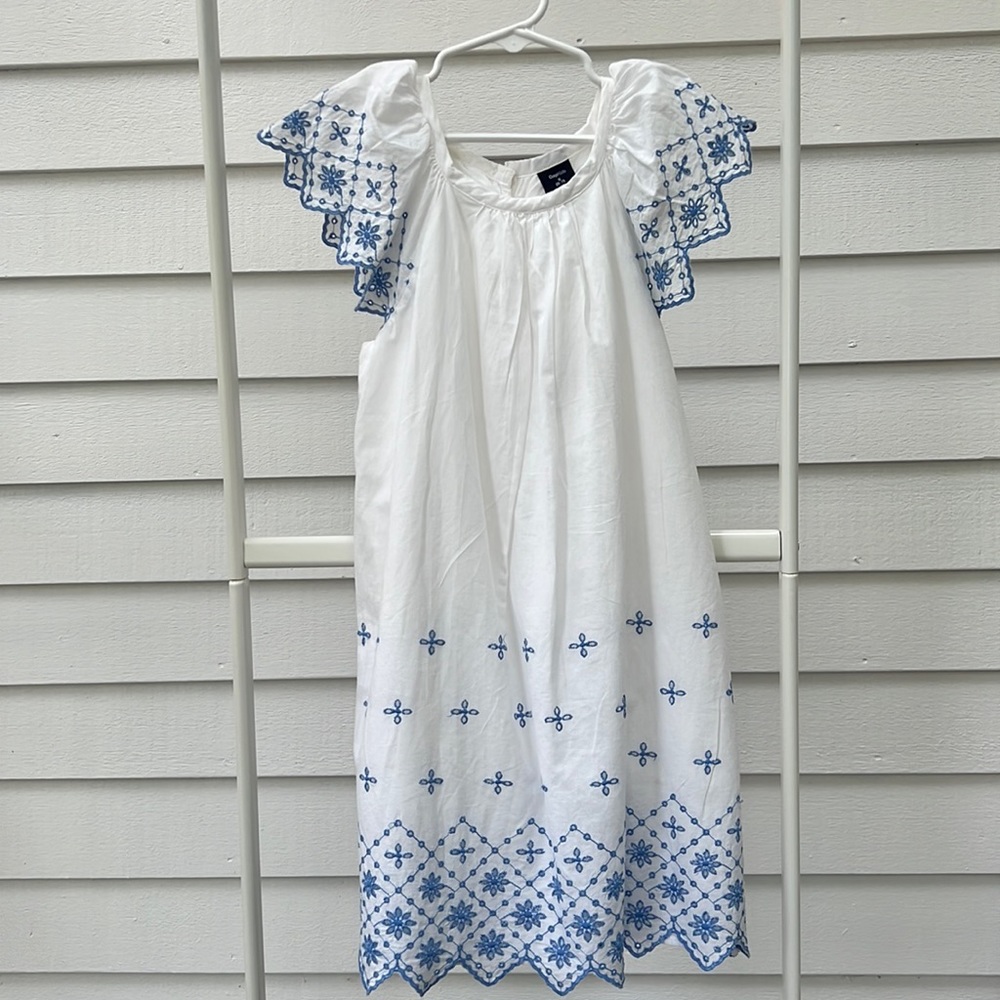 Gap Kids Girls dress. Size S (6-7). White Cotton  Lined.